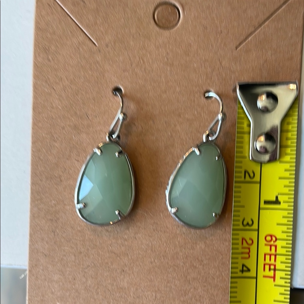 Elegant Silver and Green Drop Earrings - Picture 3 of 4